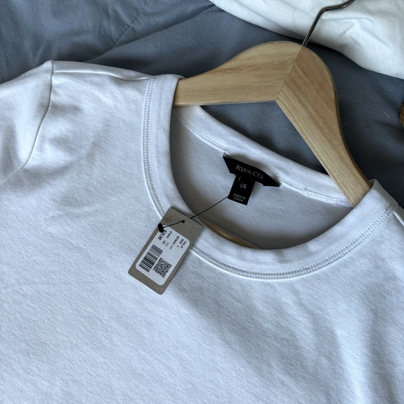 RW&Co Basic White Crew Neck T-Shirt *NWT* Large - Picture 4 of 9